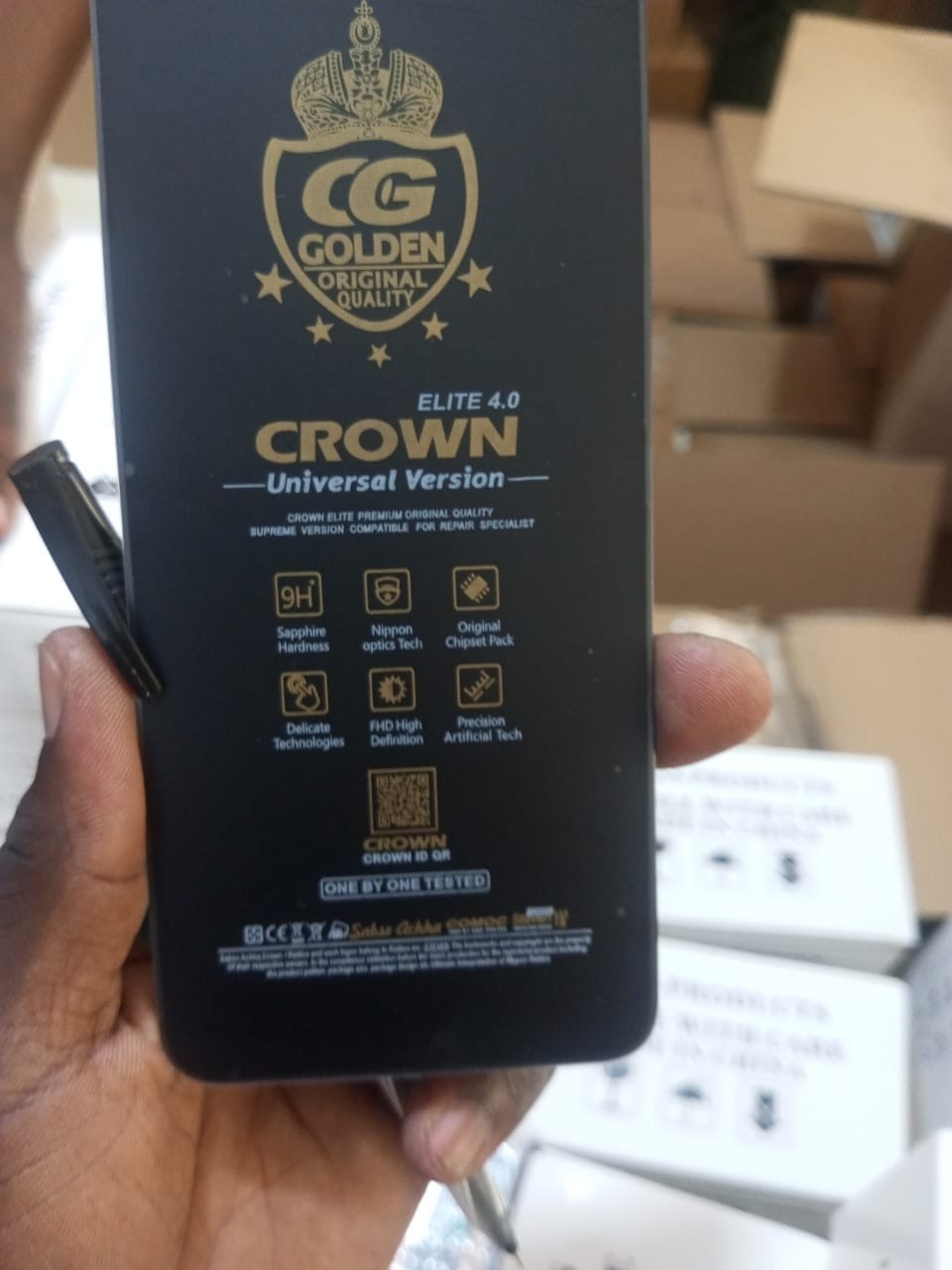 BUYER BEWARE: 40,000 SUSPECTED COUNTERFEIT PHONE SCREENS PULLED OFF NAIROBI MARKET